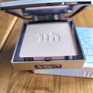 NEW! Urban Decay Naked Skin The Illuminizer Translucent Pressed Beauty Powder 9g